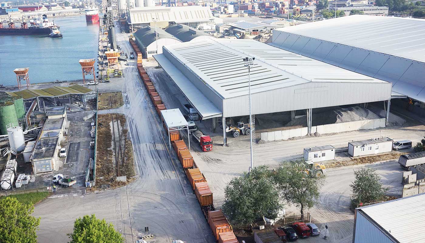 PORTO DI RAVENNA, SERVIZIO FERROVIARIO MERCI SARA’ ATTIVO 24 ORE AL GIORNO, 7 GIORNI SU 7 

Servizio gestito da Mercitalia Shunting&Terminal (Polo Logistica – Gruppo FS Italiane) e da Dinazzano Po